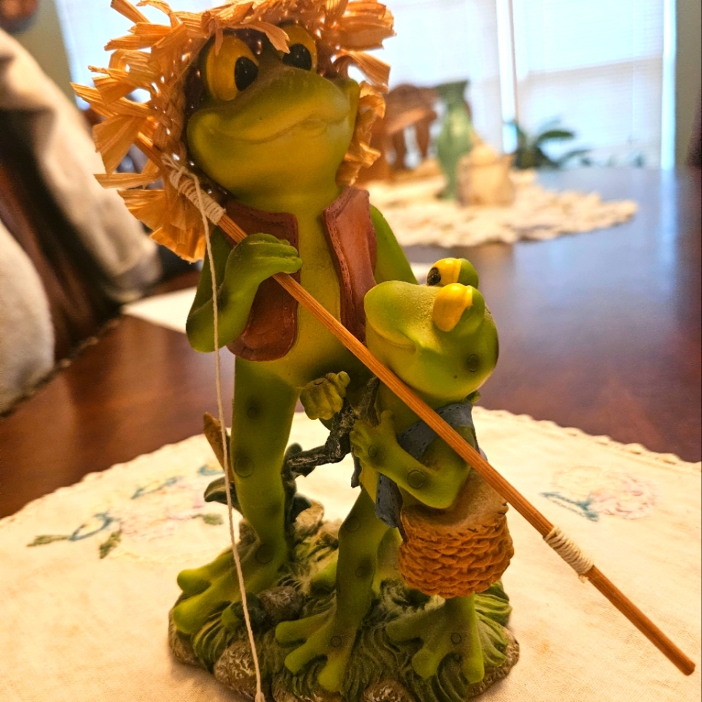 Green Frog Figurine with Straw Hat FATHER & SON FISHING